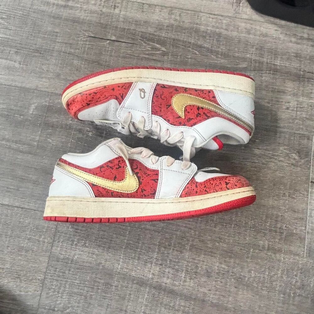 Jordan Women's Red and White Trainers